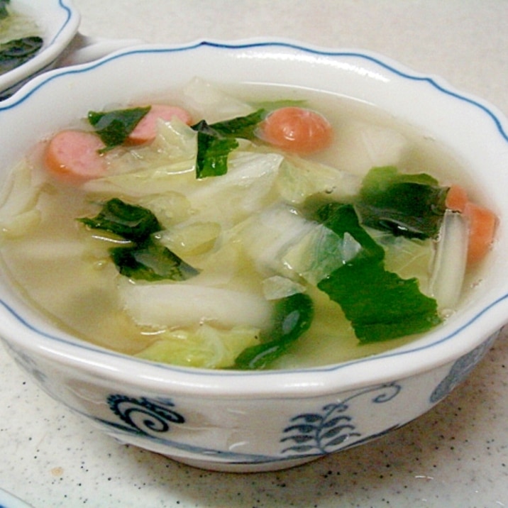 白菜とウインナー、ワカメの中華スープ